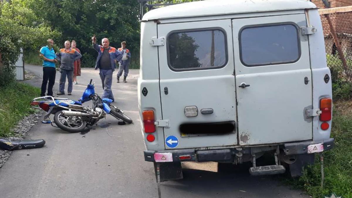 ДТП на Вінниччині: зіткнулись &laquo;УАЗ&raquo; та моторолер