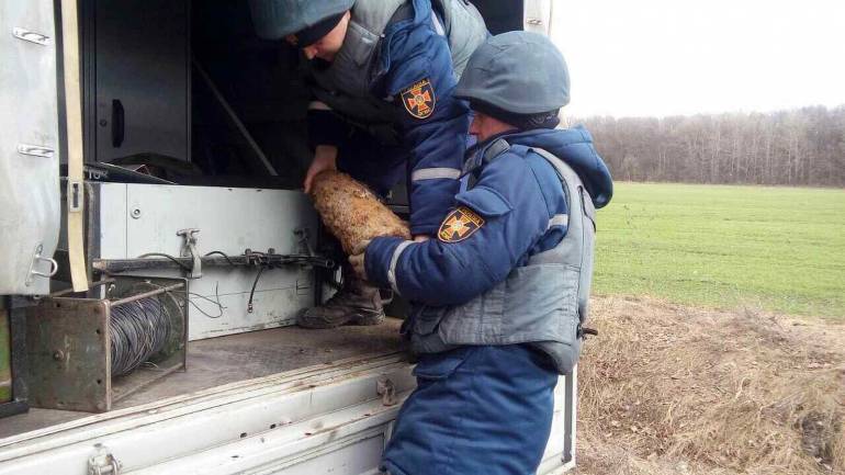 На Вінниччині піротехніки знищили чотири артснаряди часів Другої світової війни