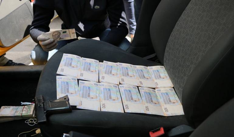 На Вінниччині СБУ викрила чиновників, які розкрадали державні кошти