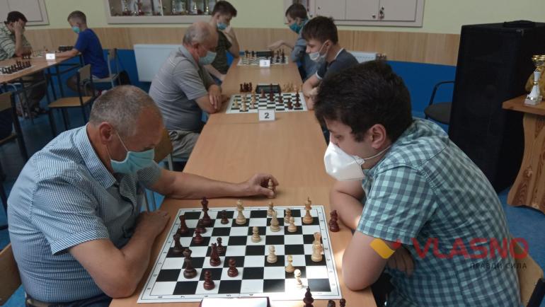 У Вінниці поновили шахові змагання &laquo;вживу&raquo;: тріумф ветерана і успіх сімейного дуету
