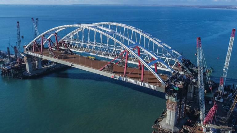 Будівництво Керченського мосту загрожує екології Чорного та Азовського морів