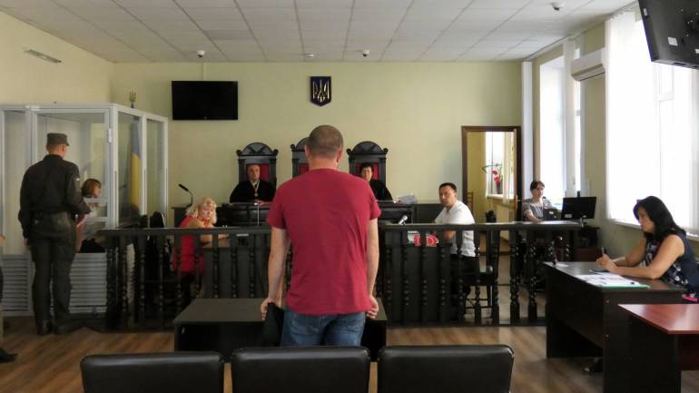 &laquo;Нетверезий співмешканець сам наткнувся на ніж&raquo;: вінничанці не змінили покарання