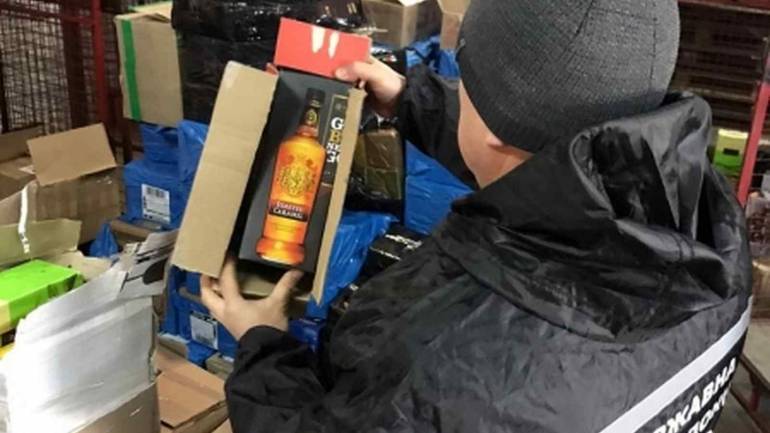 З Вінниччини хотіли вивезти за кордон фальсифікований алкоголь