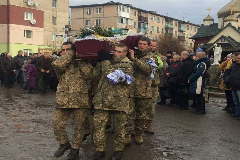Сьогодні Вінниця в жалобі - прощалися з героєм що загинув в АТО