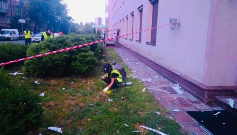 У столиці розстріляли телеканал з гранатомету