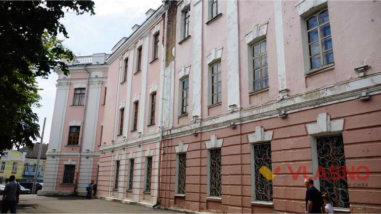 У вінницькій школі розпилили газовий балончик: п'ятьох учнів доставили до лікарні