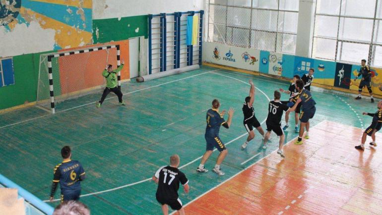 Вінницькі команди поки не збираються поновлювати тренування: спортивні бази закриті