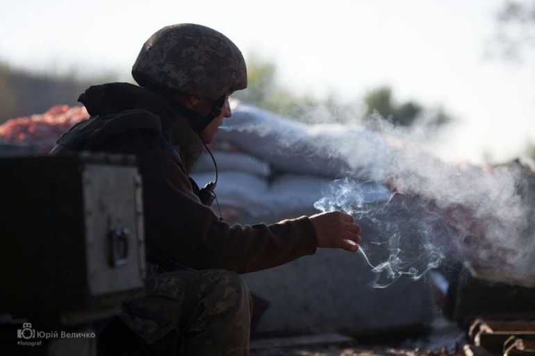 Бойовики два десятки разів відкривали вогонь &mdash; поранено українського військового 